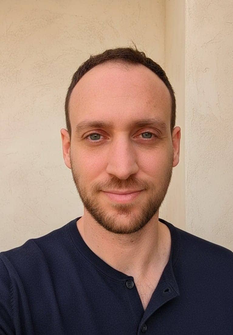 מנהל שיווק והדמיות
